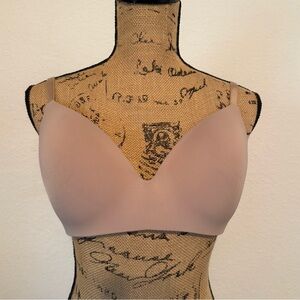 Victoria’s Secret Wire Free Nude Bra 38C